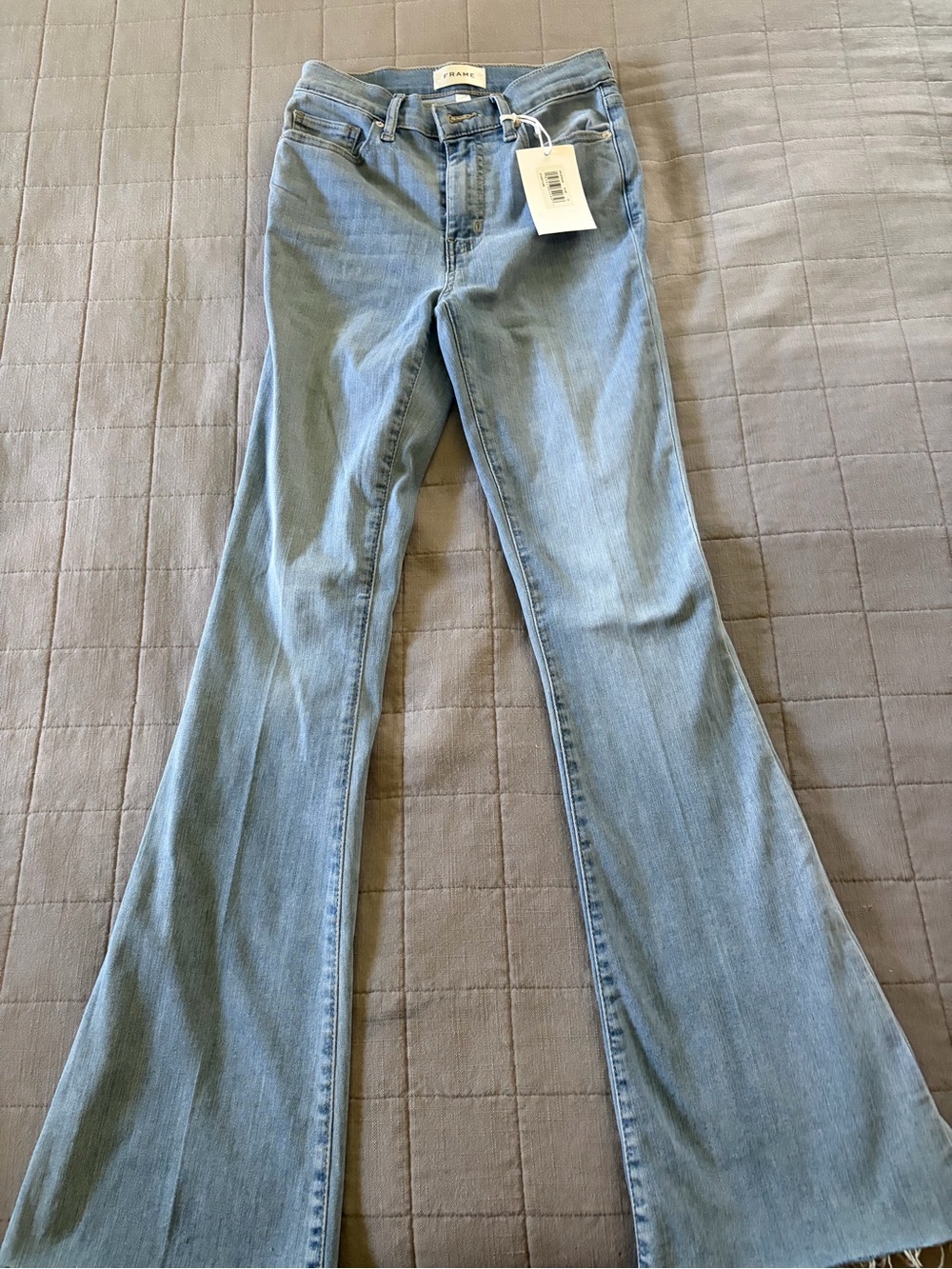 NWT Frame Le Easy Flare Denim Light Blue Jeans